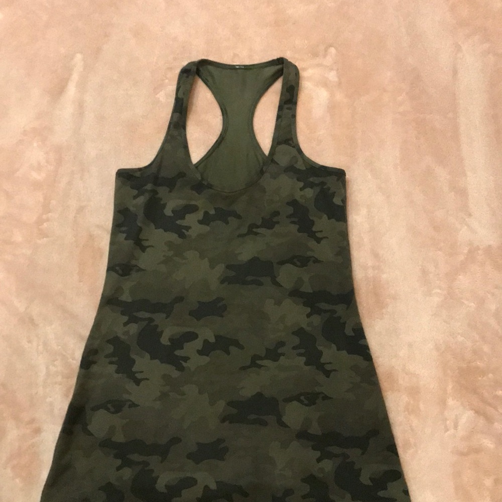 Lululemon camo tank